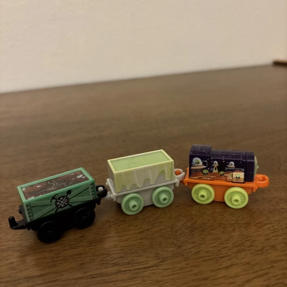 Thomas The Tank Engine Train & Friends Minis Micro‎ Mini Trains Lot Of 8 - Space